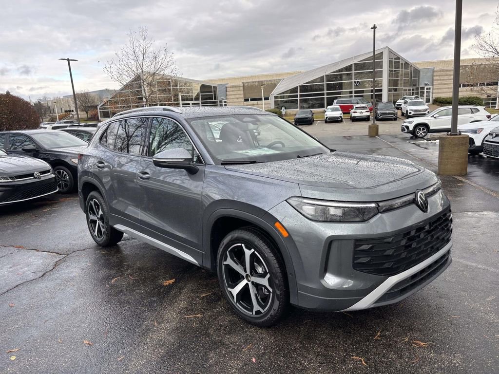 New 2026 Volkswagen Tiguan SE