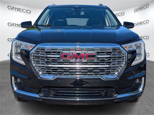 Used 2022 GMC Terrain Denali image 2