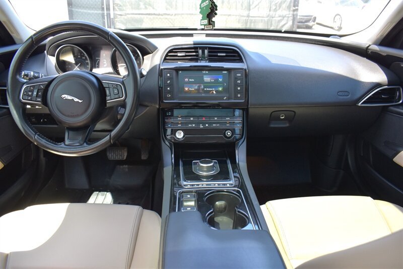 Used 2017 Jaguar XE Premium RWD image 13