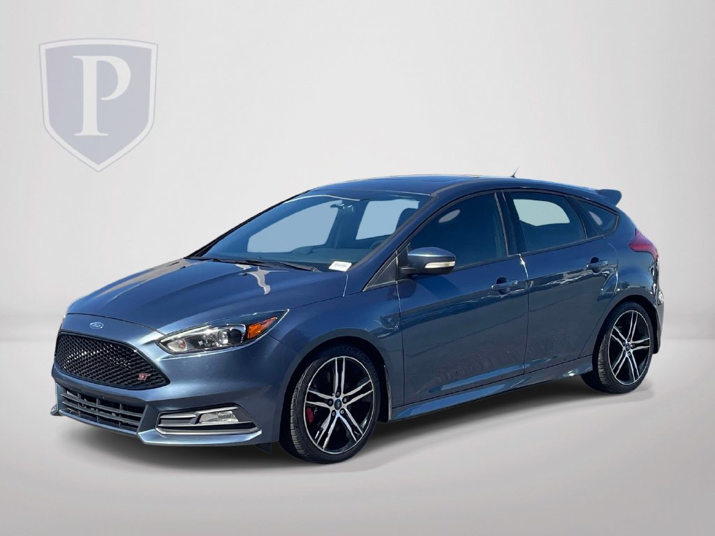 Used 2018 Ford Focus ST w/ Equipment Group 402A FWD image 4