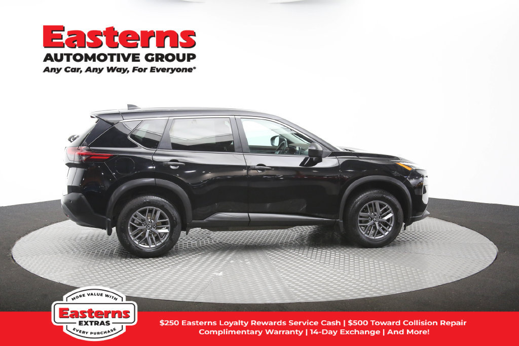 Used 2023 Nissan Rogue S AWD/4WD image 45