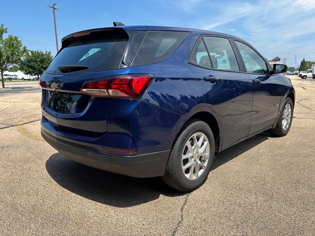 Used 2022 Chevrolet Equinox LS FWD image 6