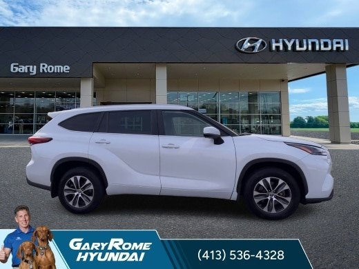 Used 2023 Toyota Highlander XLE AWD/4WD image 9