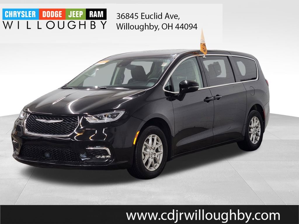 Used 2024 Chrysler Pacifica Touring-L