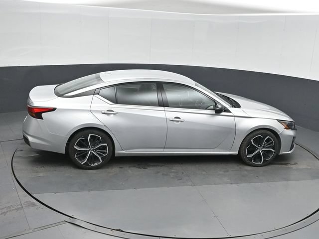 Used 2023 Nissan Altima 2.5 SR FWD image 30