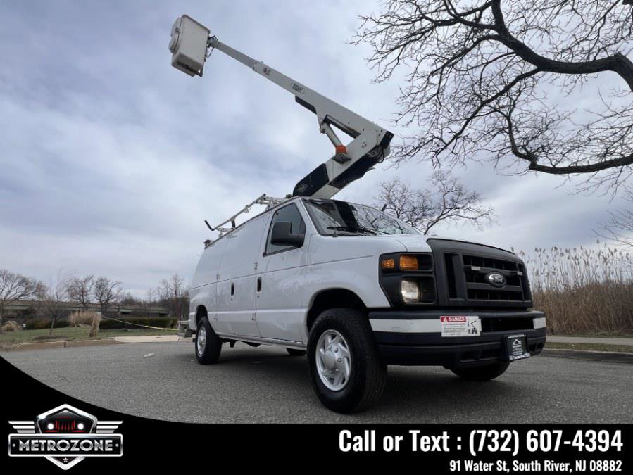 Used 2014 Ford E-350 and Econoline 350 Super Duty w/ Power Group image 14