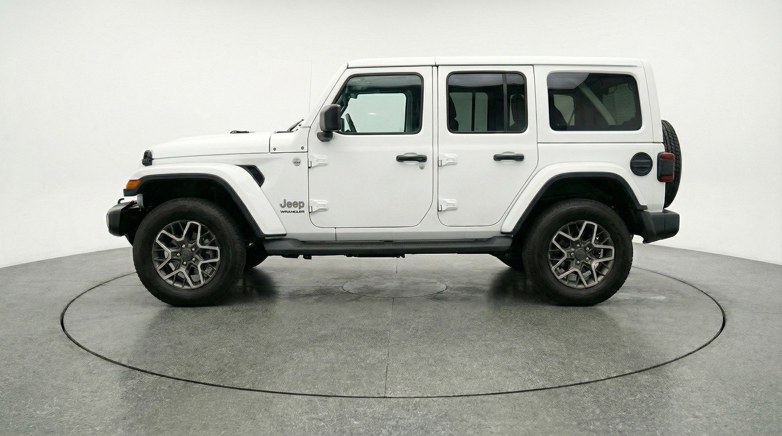 Used 2025 Jeep Wrangler Sahara image 5