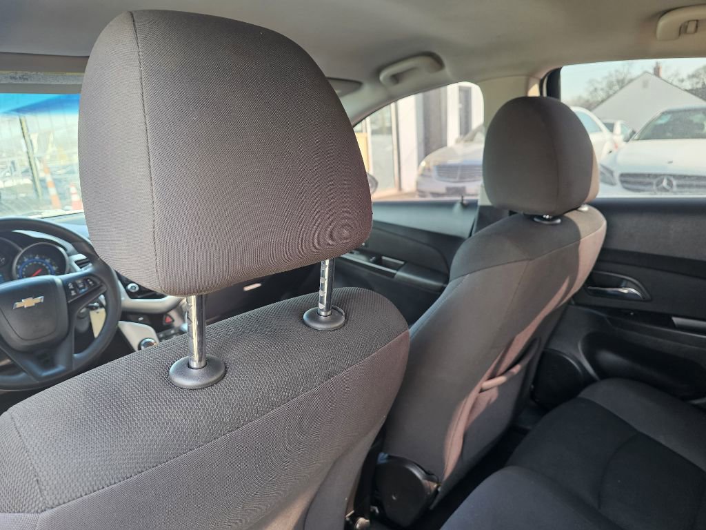 Used 2016 Chevrolet Cruze LT image 20