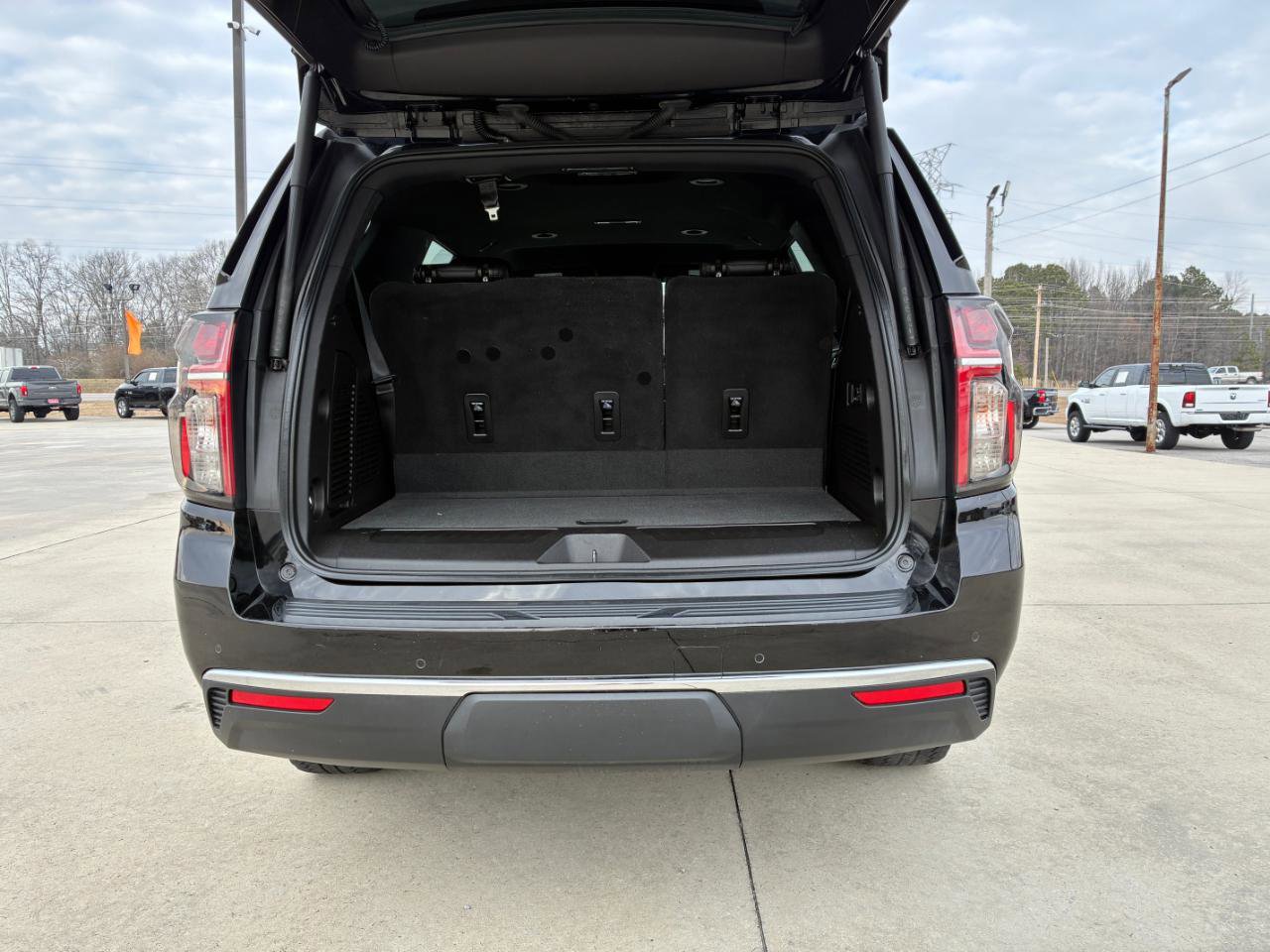 Used 2021 Chevrolet Tahoe LT w/ Luxury Package image 34