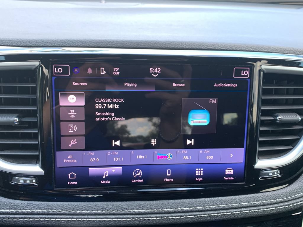 Used 2021 Chrysler Pacifica Touring w/ S Appearance Package FWD image 26