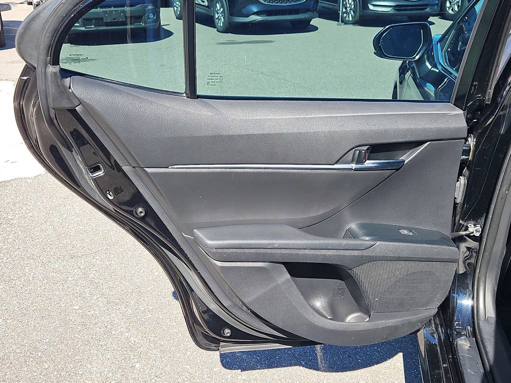 Used 2020 Toyota Camry LE image 13