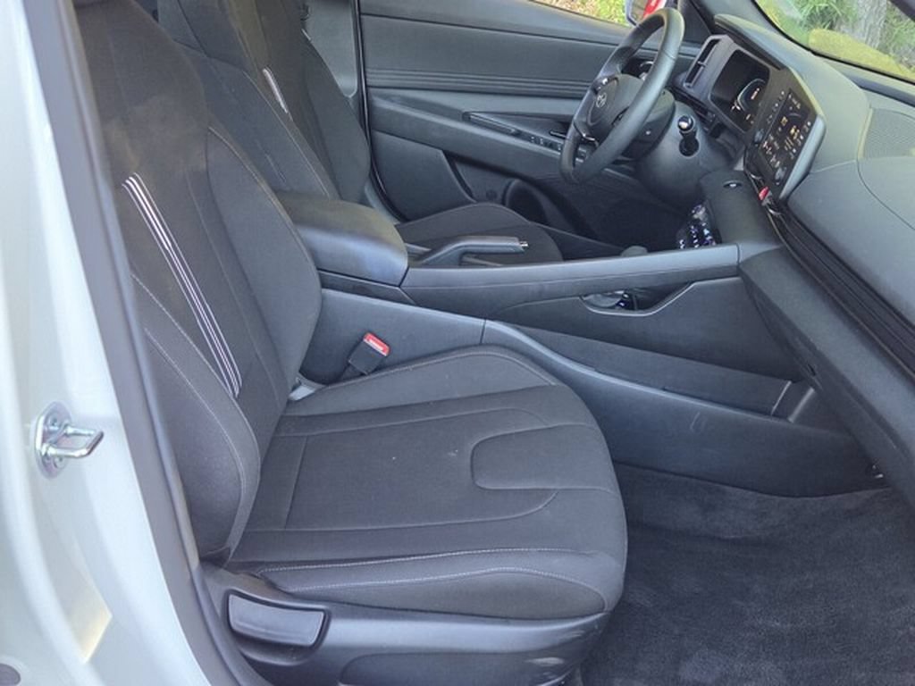 Used 2026 Hyundai Elantra Sport FWD image 16