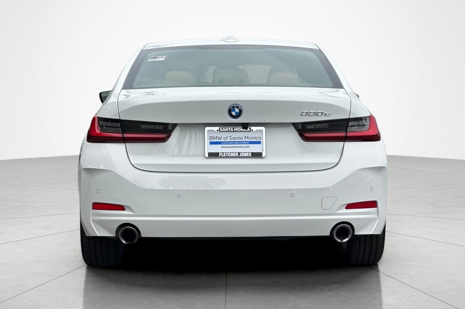 Used 2023 BMW 330e w/ Premium Package RWD image 4