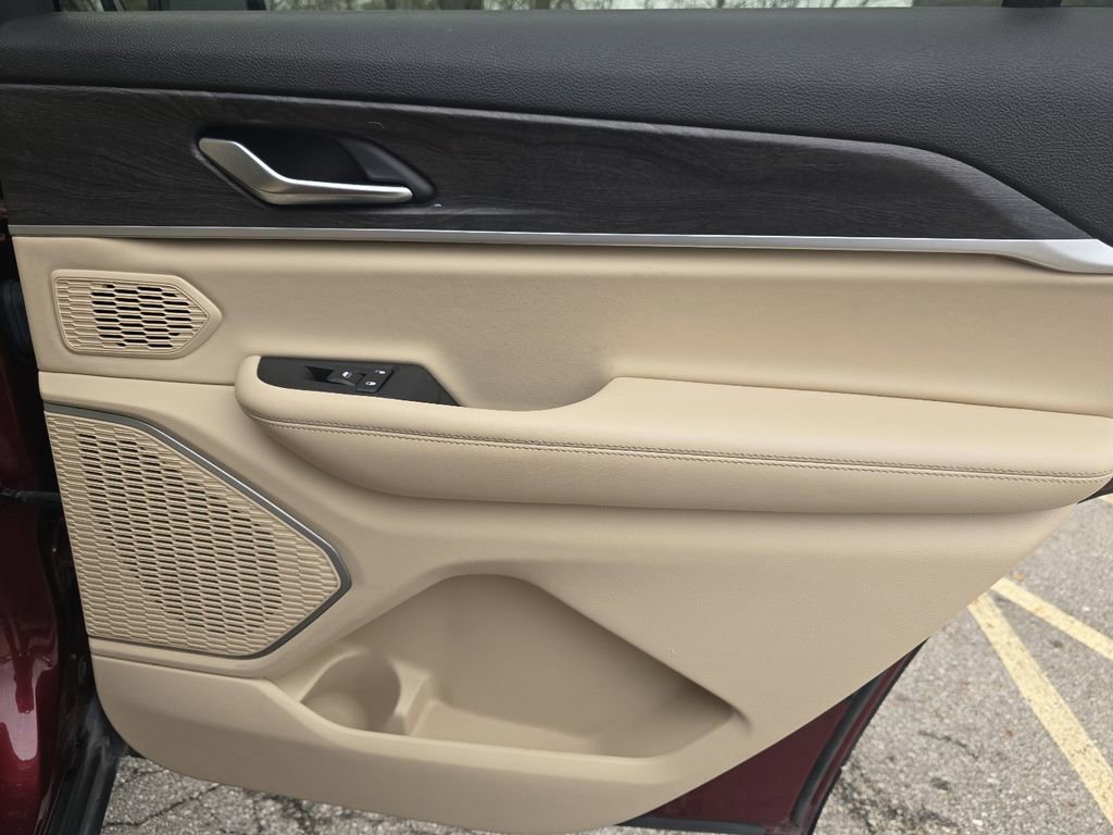 Used 2021 Jeep Grand Cherokee L Limited image 23