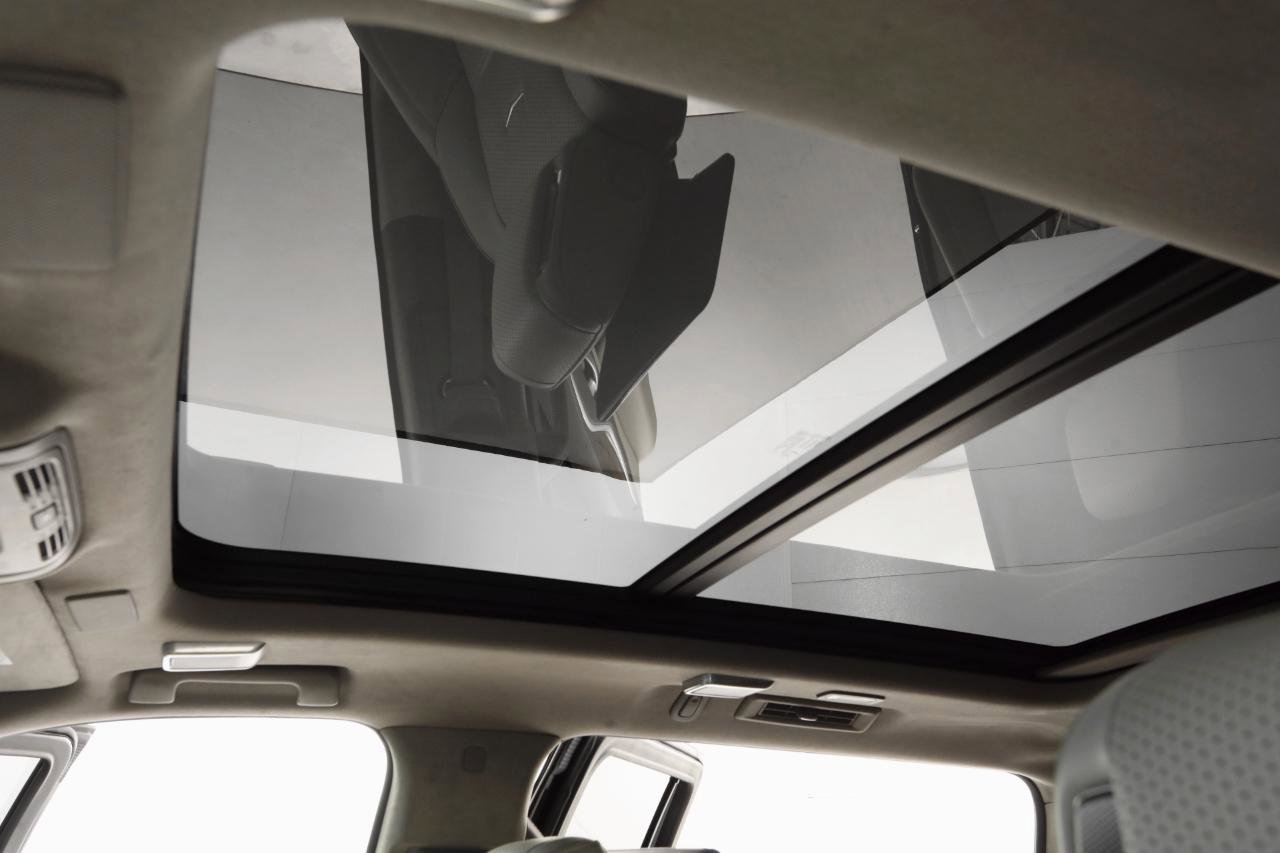 Used 2023 Cadillac Escalade ESV Sport Platinum image 32