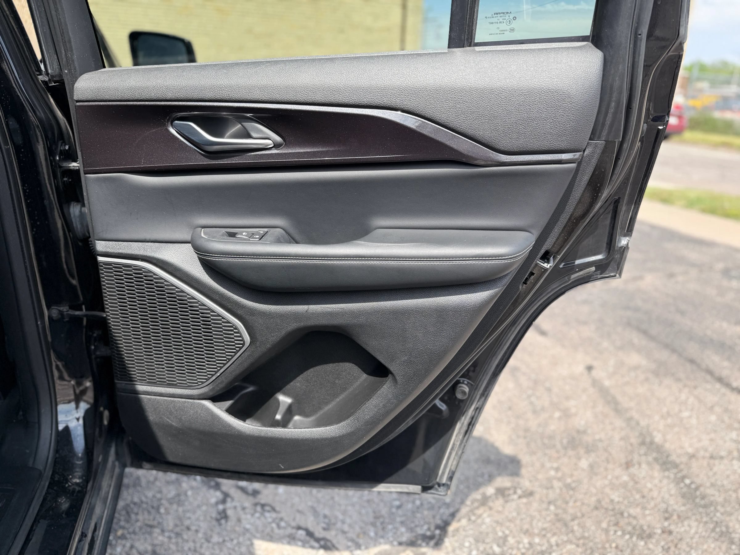 Used 2022 Jeep Grand Cherokee Altitude AWD/4WD image 30