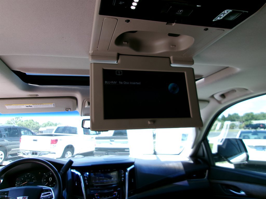Used 2015 Cadillac Escalade Premium RWD image 29