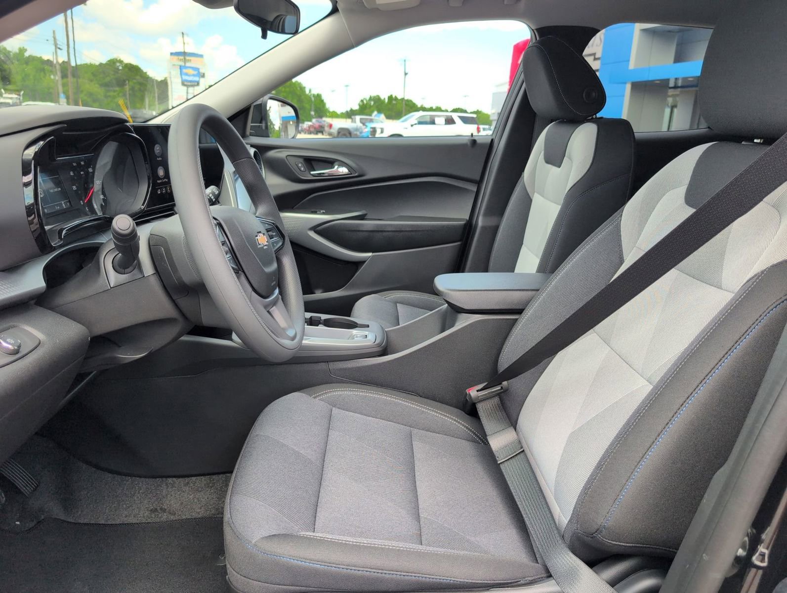 New 2026 Chevrolet Trax LS w/ LS Convenience Package FWD image 13