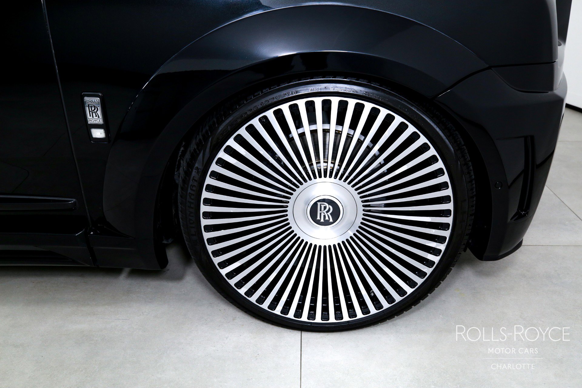 Used 2022 Rolls-Royce Cullinan image 39