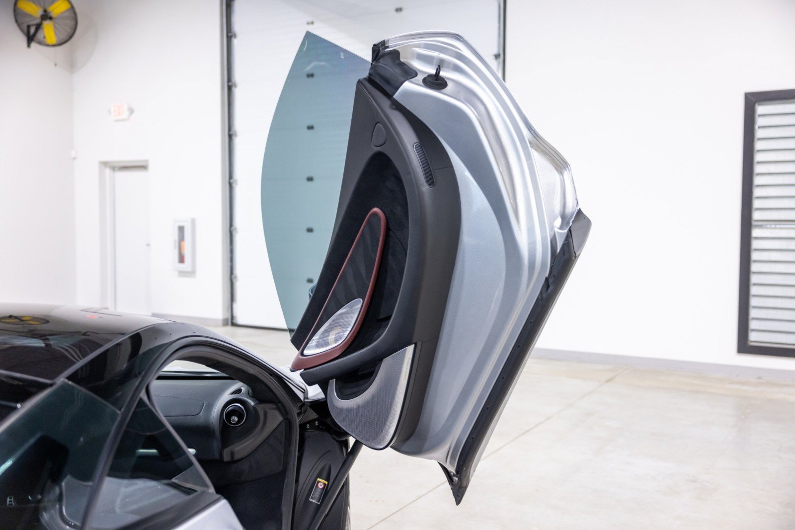 Used 2022 McLaren GT RWD image 25