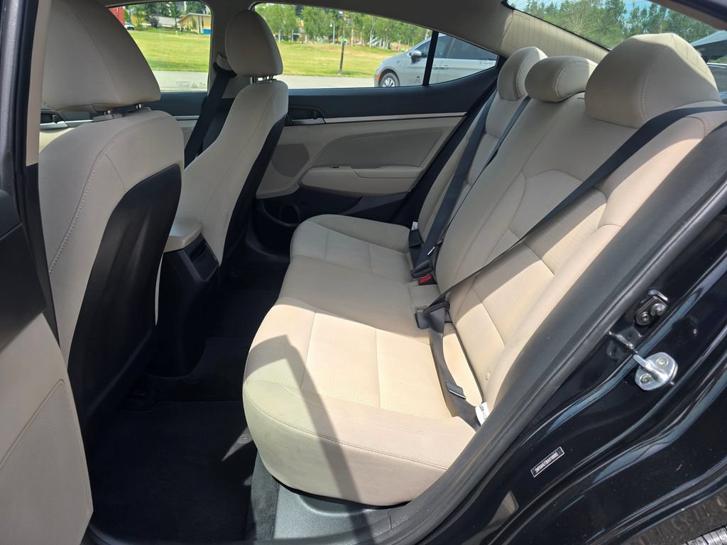 Used 2017 Hyundai Elantra SE FWD image 14