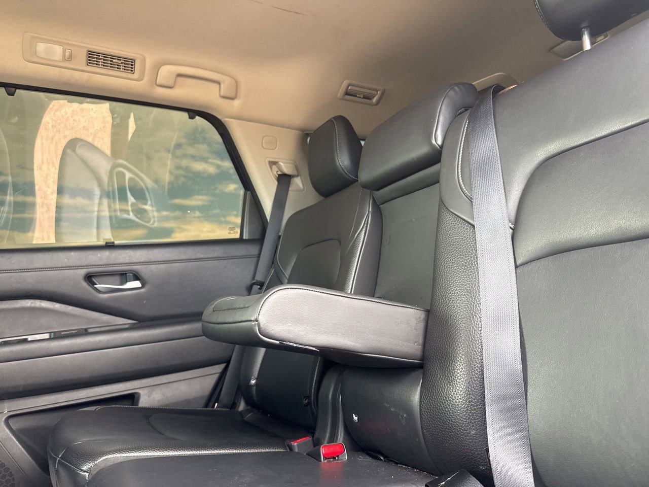 Certified 2022 Nissan Pathfinder SL w/ Lighting Package (N92) FWD image 34