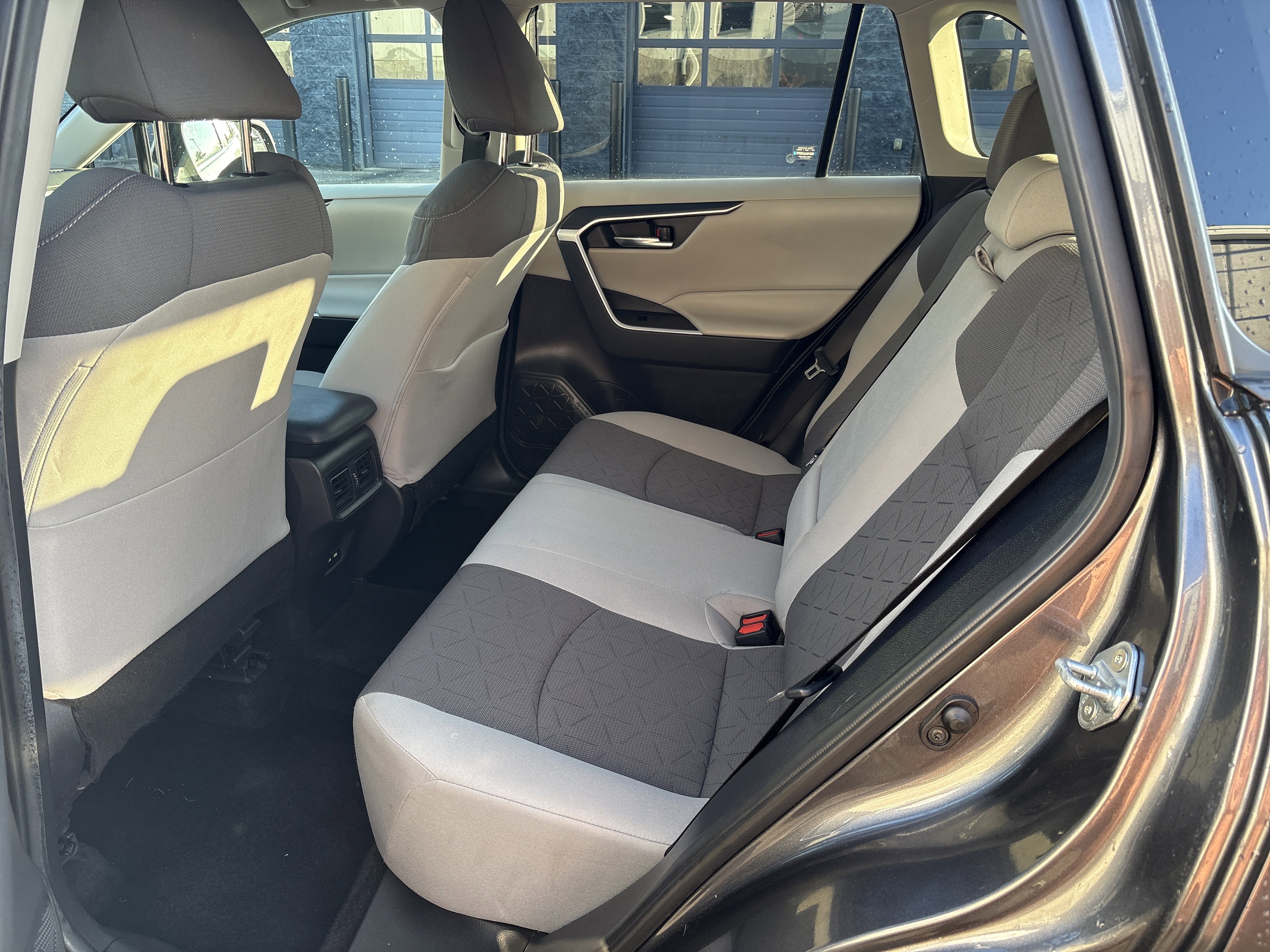 Used 2021 Toyota RAV4 XLE w/ Carpet Mat Package (TMS) image 13