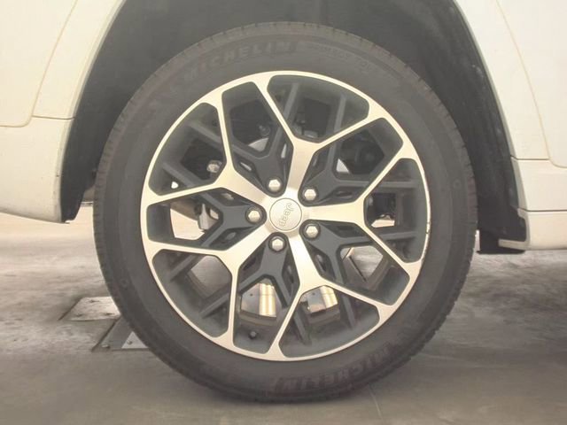 Used 2022 Jeep Grand Cherokee Summit AWD/4WD image 12