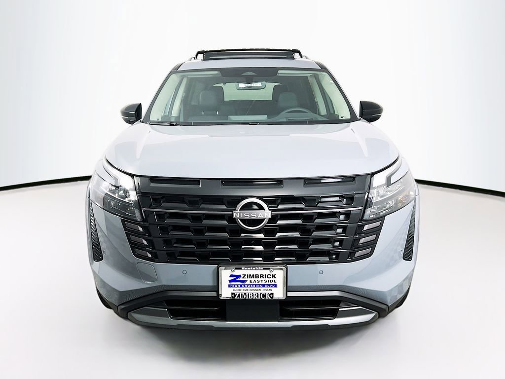 New 2026 Nissan Pathfinder Platinum image 2