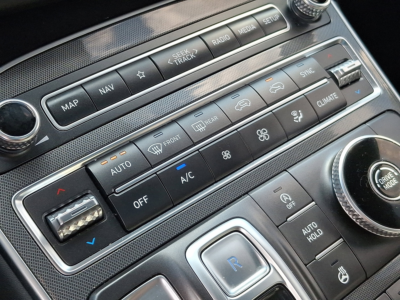 Used 2023 Hyundai Santa Fe Calligraphy image 16