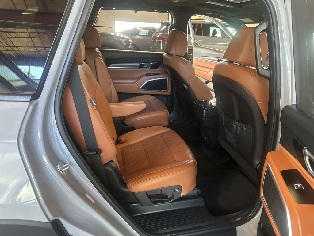 Used 2023 Kia Telluride EX X-Line AWD/4WD image 32