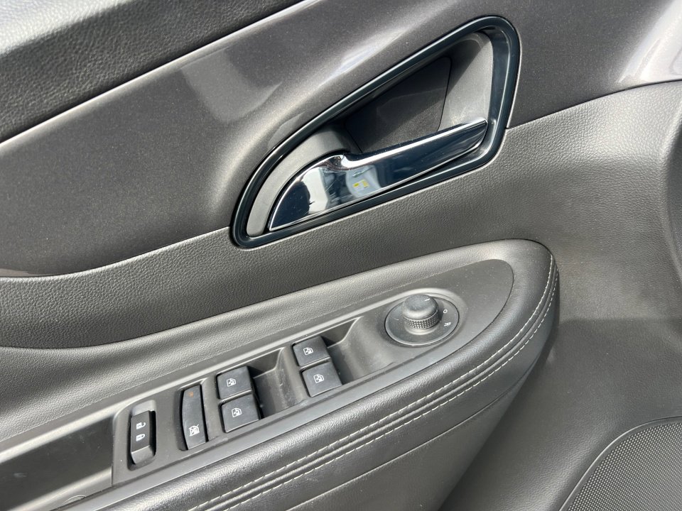 Used 2021 Buick Encore Preferred image 31