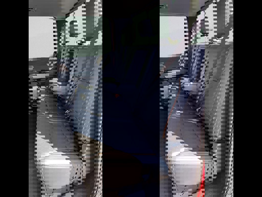 New 2025 Ford F250 Lariat w/ Black Appearance Package image 13