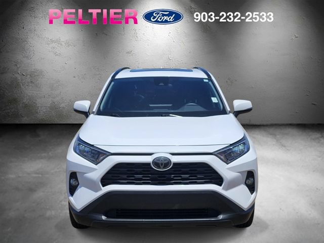 Used 2019 Toyota RAV4 XLE w/ Convenience Package FWD image 2