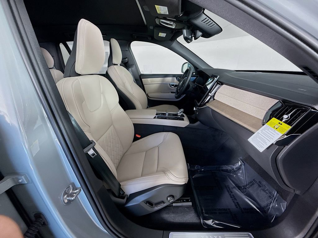 New 2026 Volvo XC90 T8 Plus w/ Protection Package Premier AWD/4WD image 31