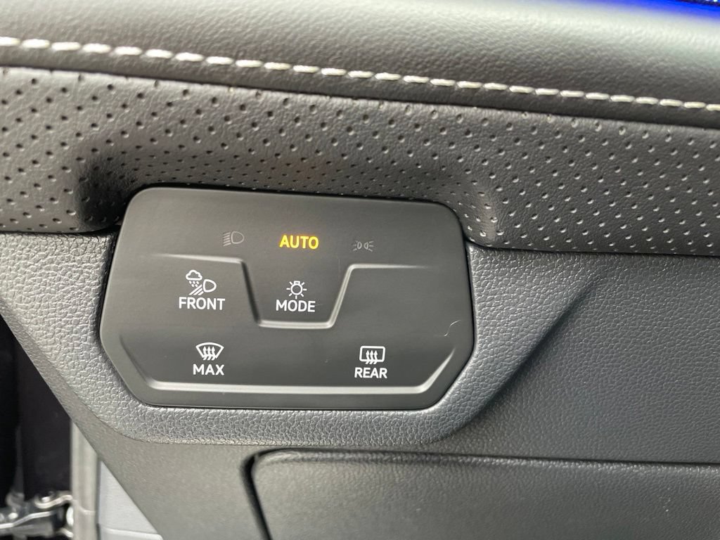 Used 2024 Volkswagen Atlas SEL Premium R-Line AWD/4WD image 24