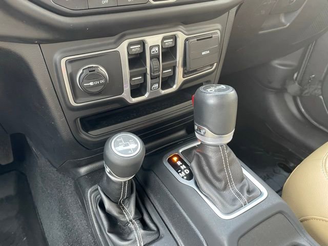 Used 2018 Jeep Wrangler Unlimited Sahara w/ Dual Top Group image 22