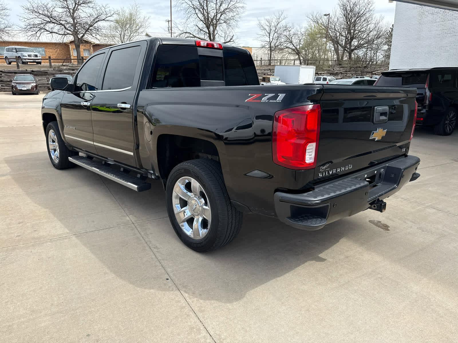 Used 2018 Chevrolet Silverado 1500 LTZ Z71 w/ LTZ Plus Package image 9