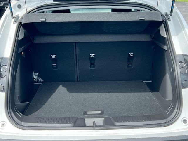 New 2026 Chevrolet Trax LT w/ Driver Confidence Package FWD image 32