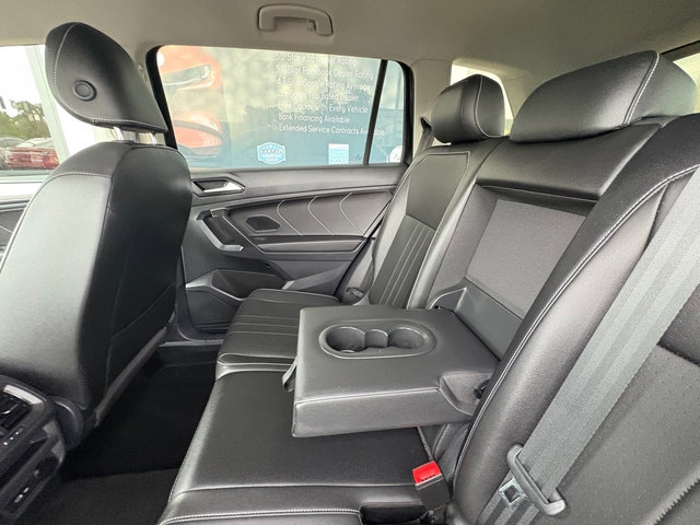 Used 2024 Volkswagen Tiguan SE AWD/4WD image 19