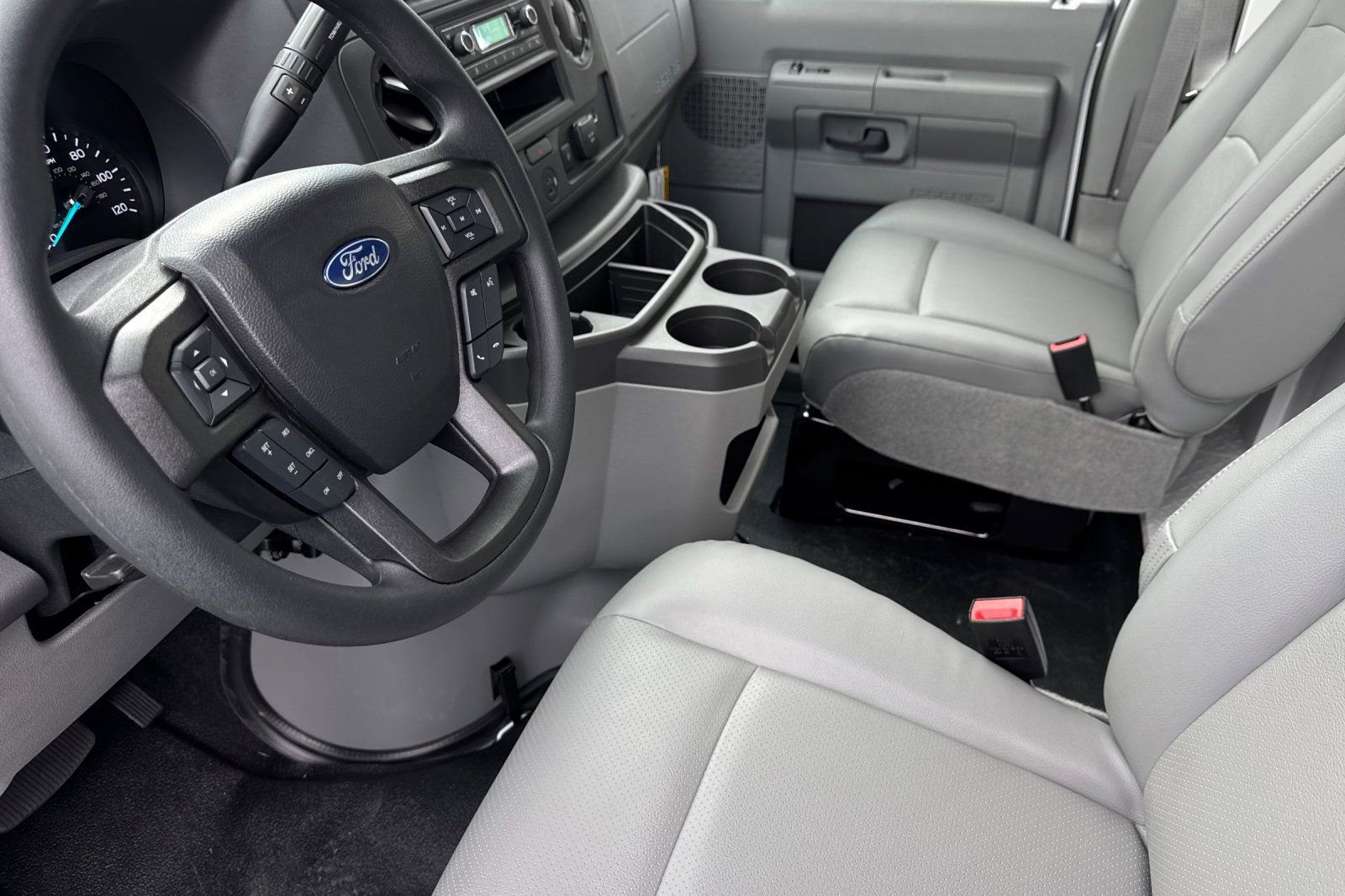 New 2026 Ford E-350 and Econoline 350 Super Duty w/ Power Equipment Group image 10
