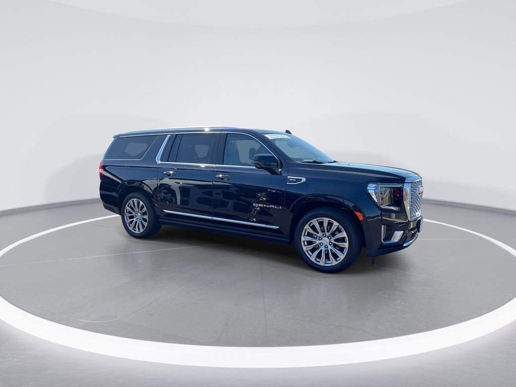 Used 2024 GMC Yukon XL Denali w/ Denali Reserve Package AWD/4WD image 2