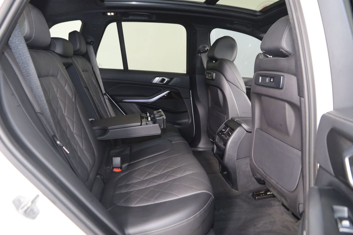 Used 2023 BMW X5 xDrive40i w/ Premium Package AWD/4WD image 13