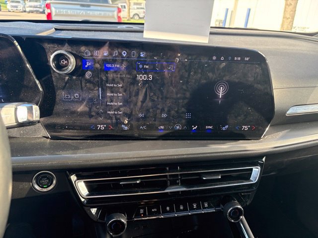 Used 2024 Chevrolet Traverse LT AWD/4WD image 15