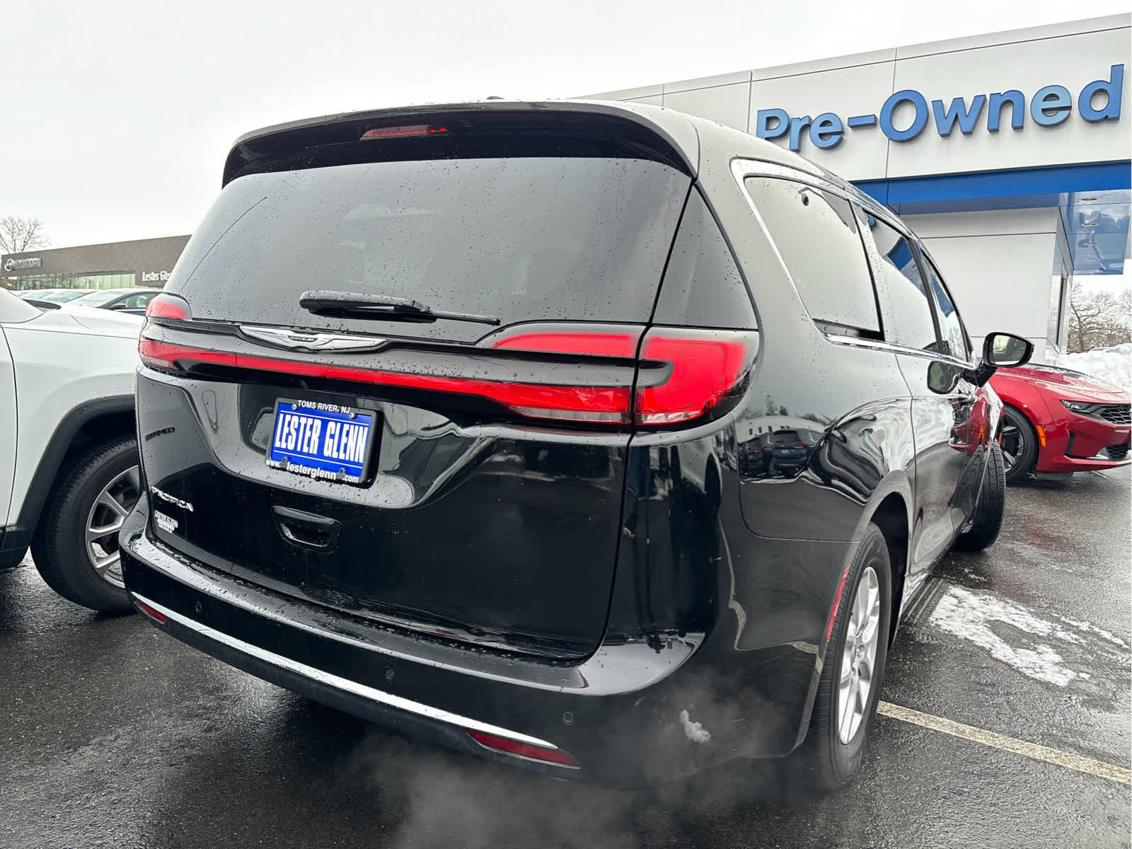 Used 2024 Chrysler Pacifica Touring-L image 31