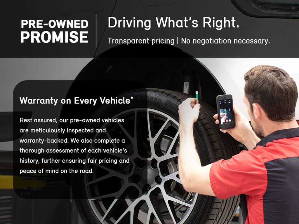 Used 2023 Land Rover Discovery Sport SE R-Dynamic image 14