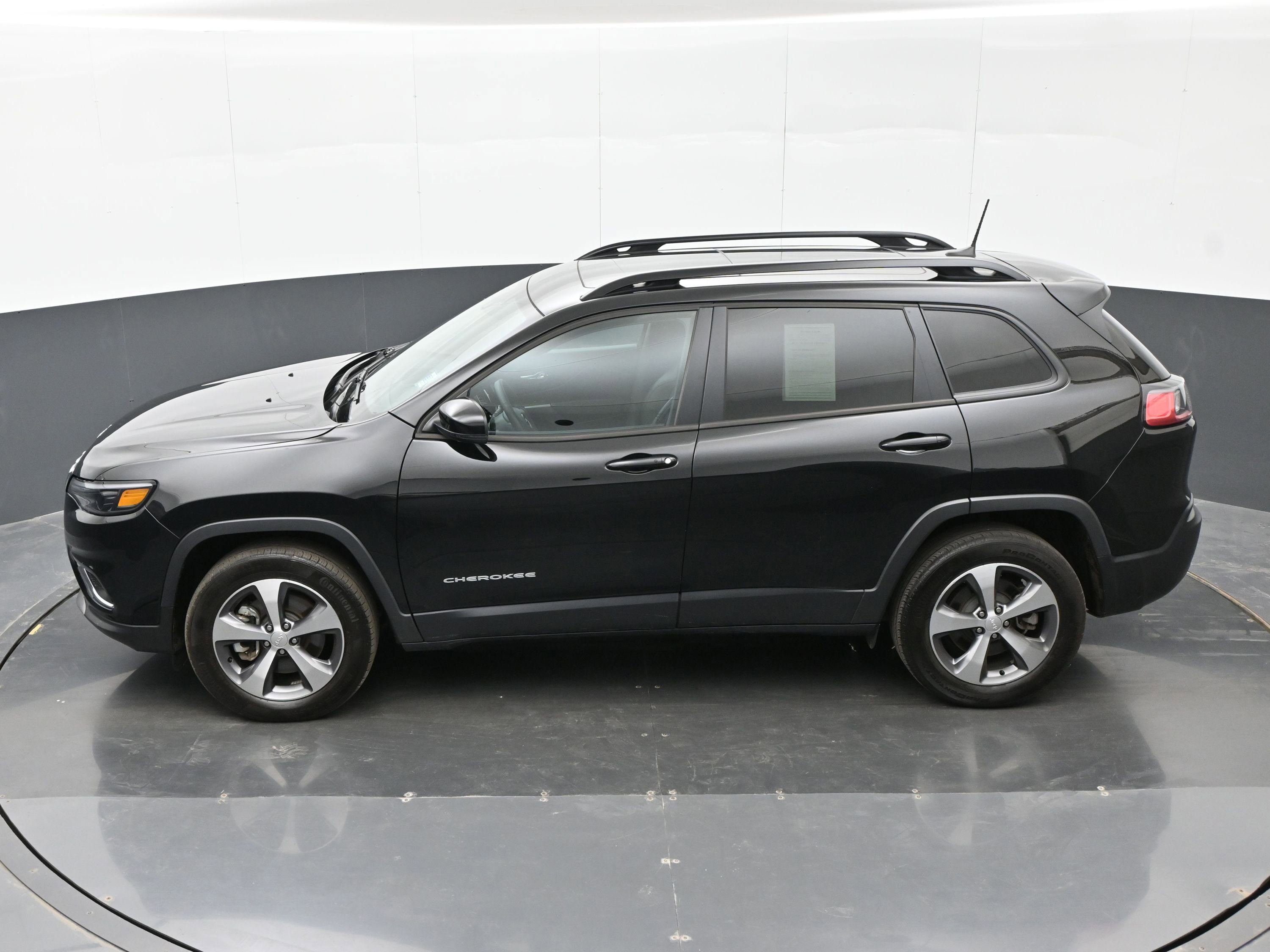 Used 2022 Jeep Cherokee Limited image 37