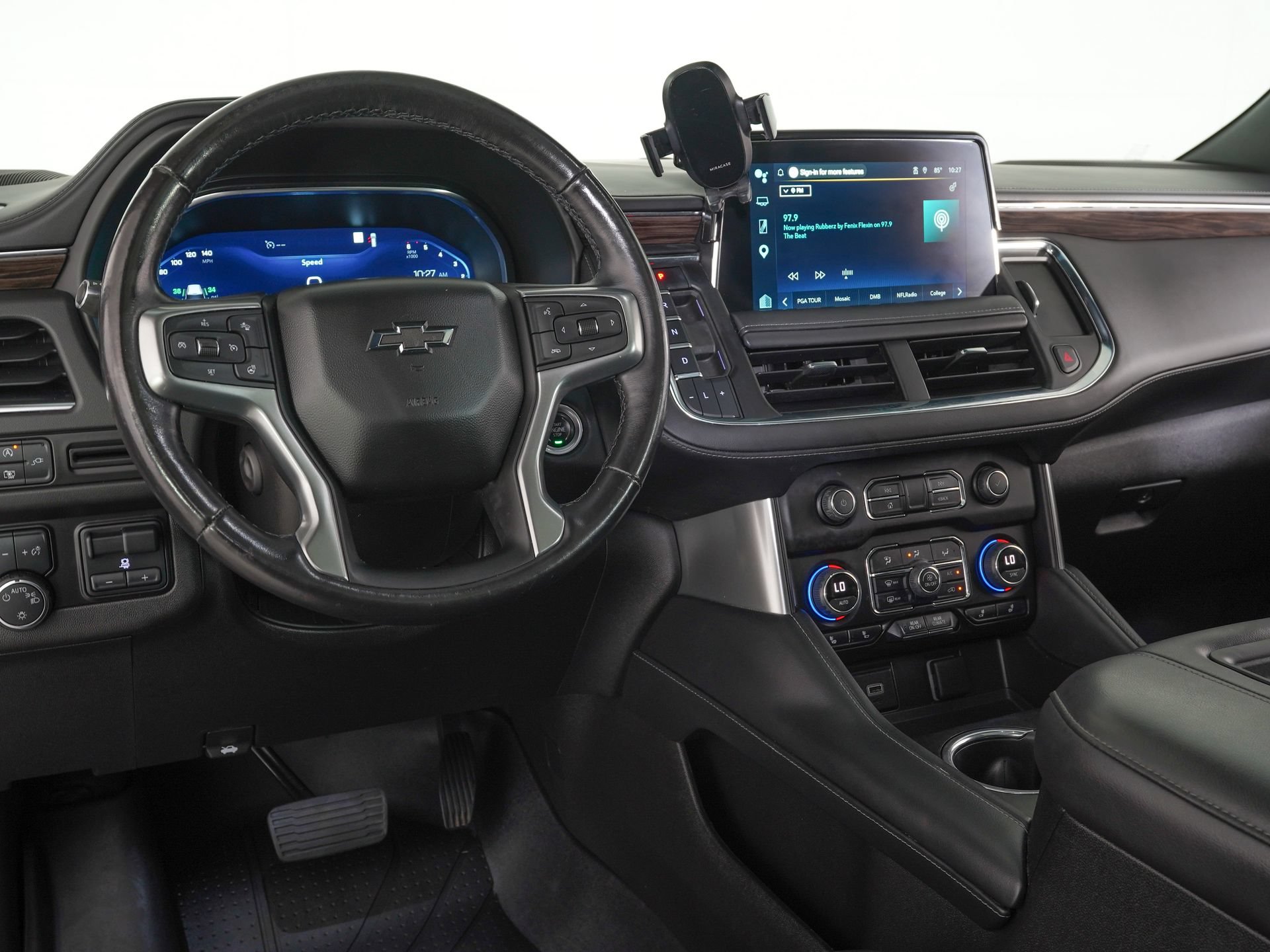 Used 2022 Chevrolet Suburban Z71 w/ Z71 Off-Road Package AWD/4WD image 17