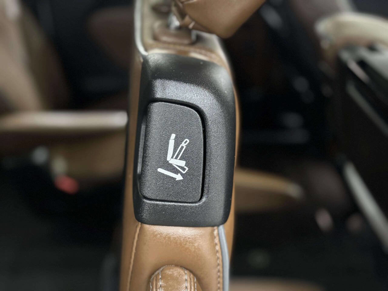 Used 2017 Chrysler Pacifica Limited image 33