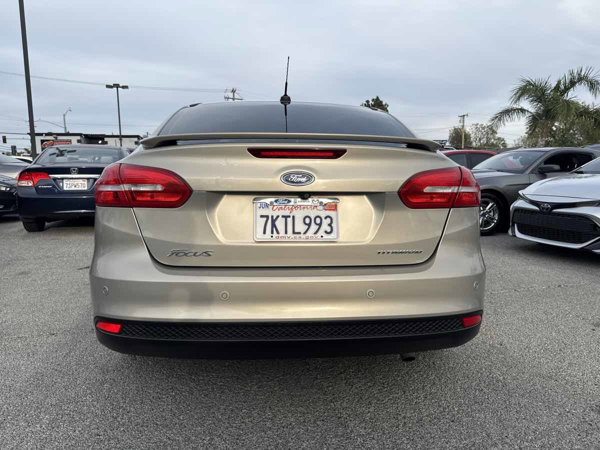 Used 2015 Ford Focus Titanium image 3
